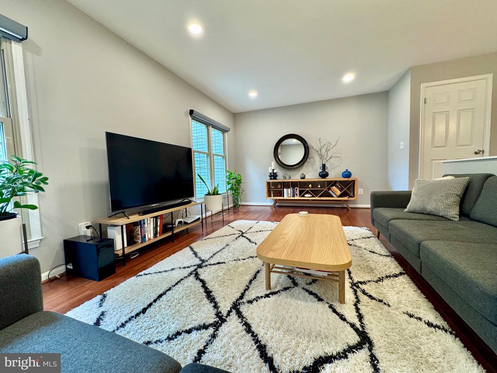 2718 SHAWN LEIGH DRIVE