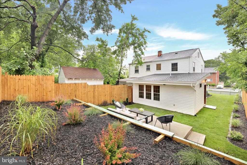 2313 GLENDALE TERRACE