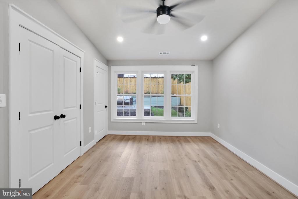 2313 GLENDALE TERRACE