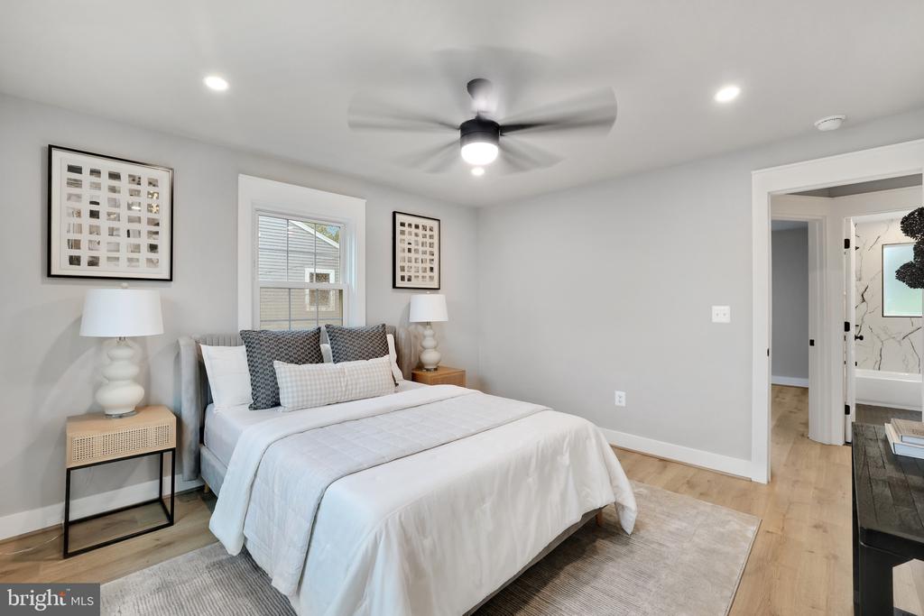 2313 GLENDALE TERRACE
