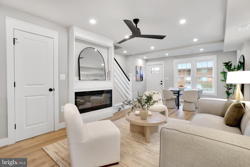 2313 GLENDALE TERRACE
