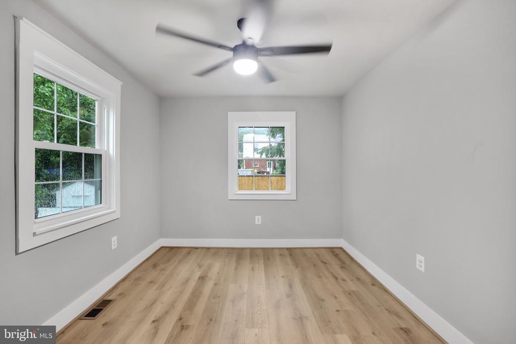 2313 GLENDALE TERRACE