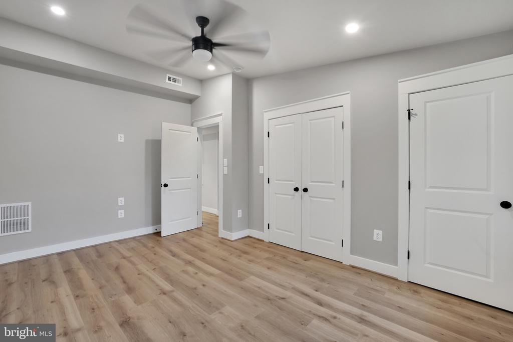 2313 GLENDALE TERRACE