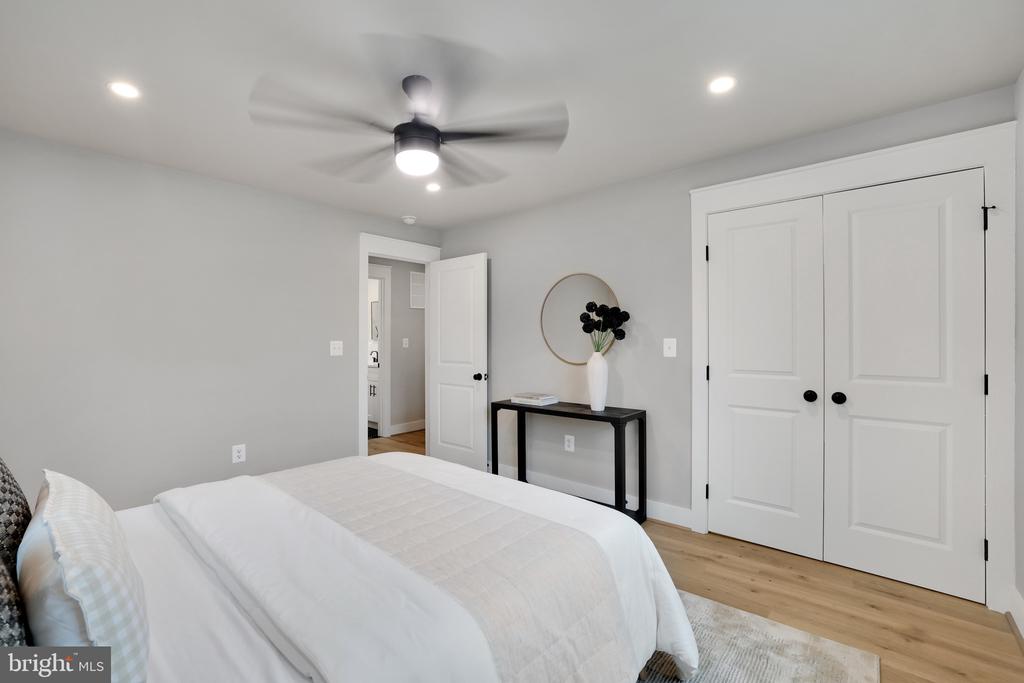 2313 GLENDALE TERRACE