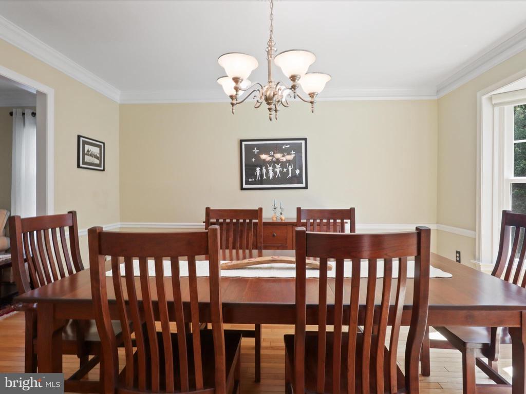 4661 BRADDOCK GREEN COURT