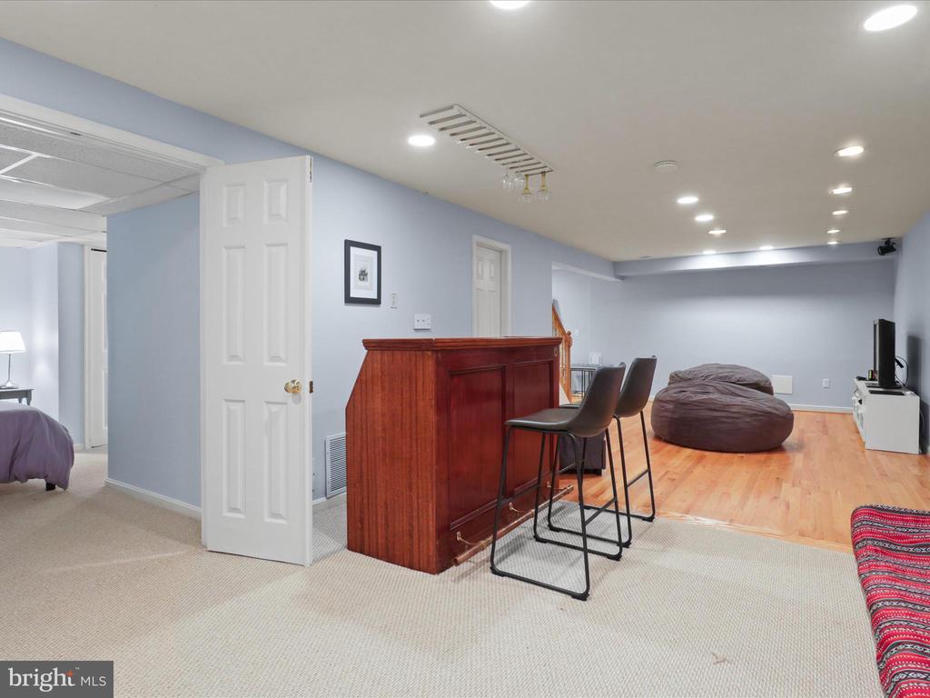 4661 BRADDOCK GREEN COURT