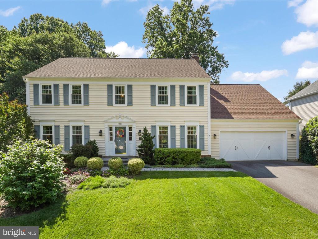 4661 BRADDOCK GREEN COURT