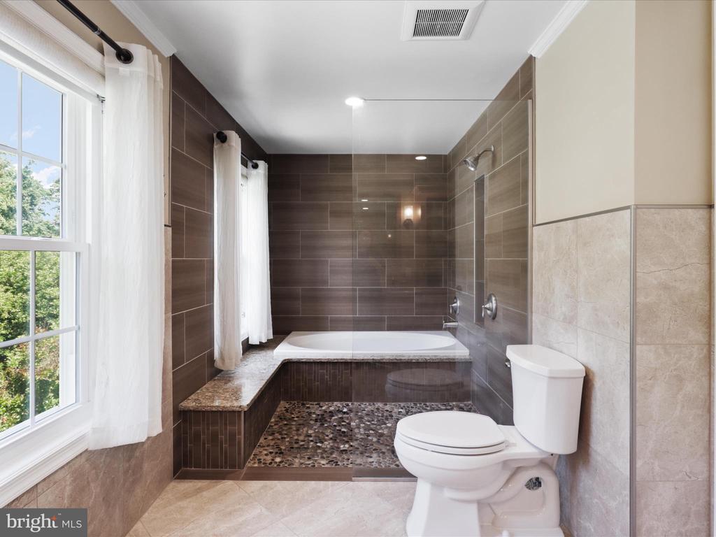 4661 BRADDOCK GREEN COURT