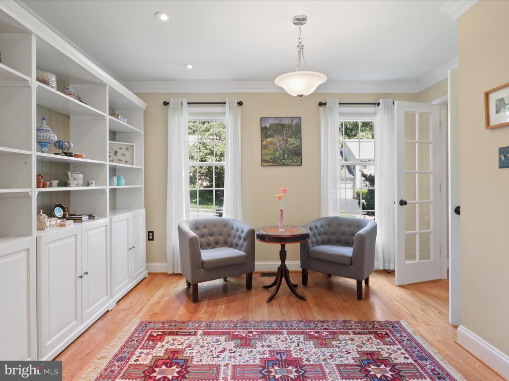 4661 BRADDOCK GREEN COURT