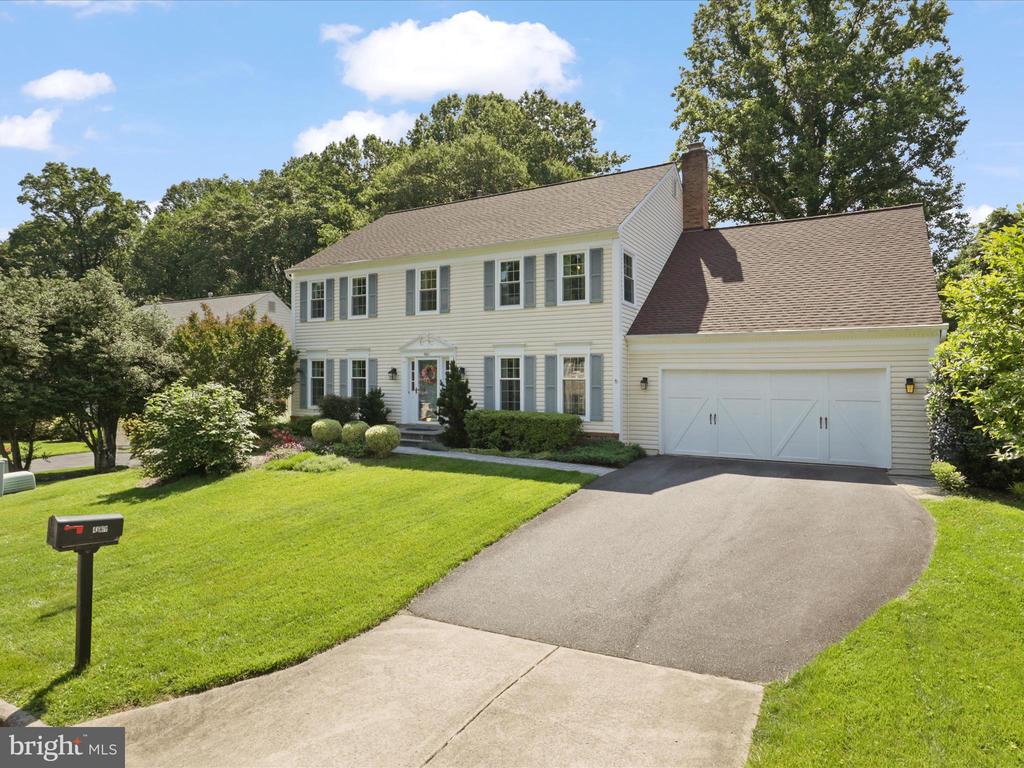 4661 BRADDOCK GREEN COURT
