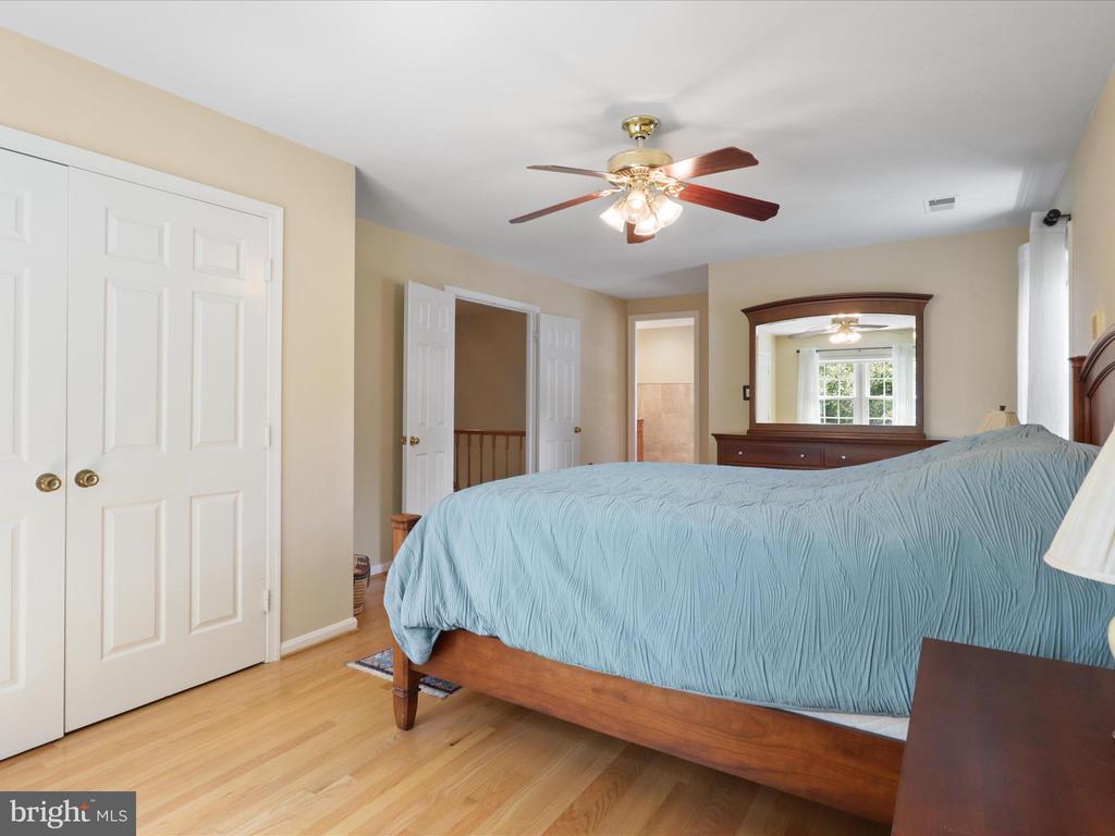 4661 BRADDOCK GREEN COURT