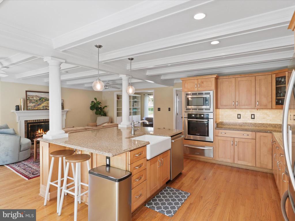 4661 BRADDOCK GREEN COURT