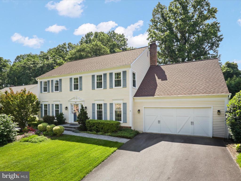 4661 BRADDOCK GREEN COURT