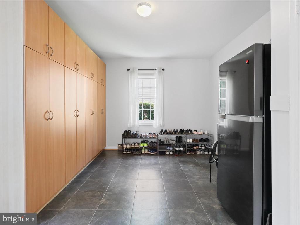 4661 BRADDOCK GREEN COURT