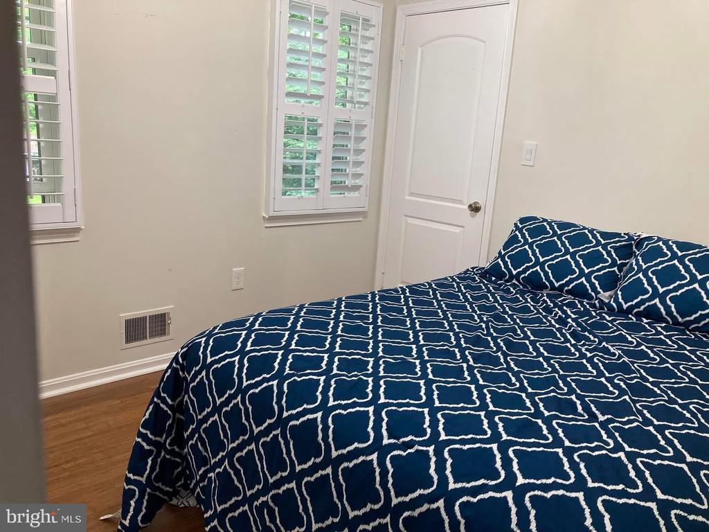 6511 CAPE COURT