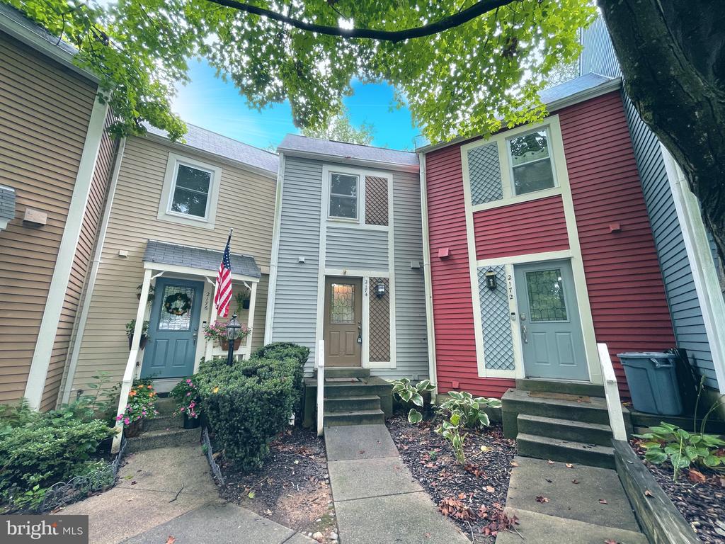 2174 WHISPERWOOD GLEN LANE