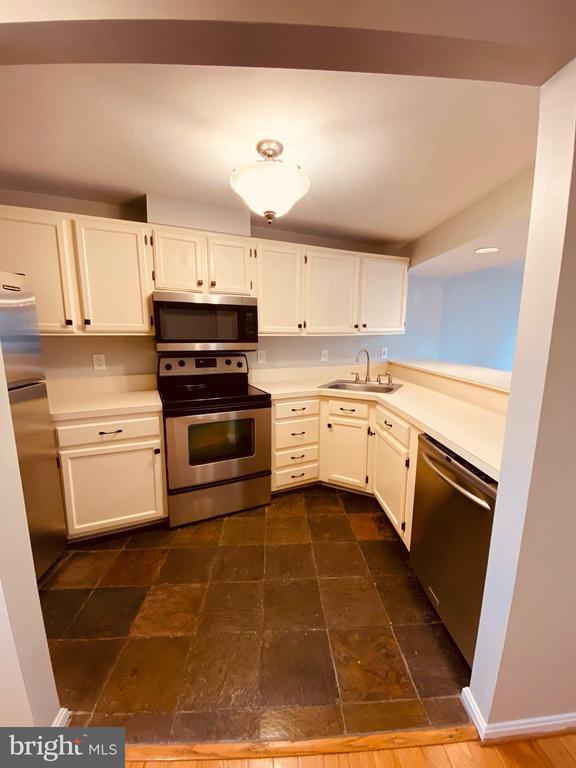 6215 COOL VALLEY COURT