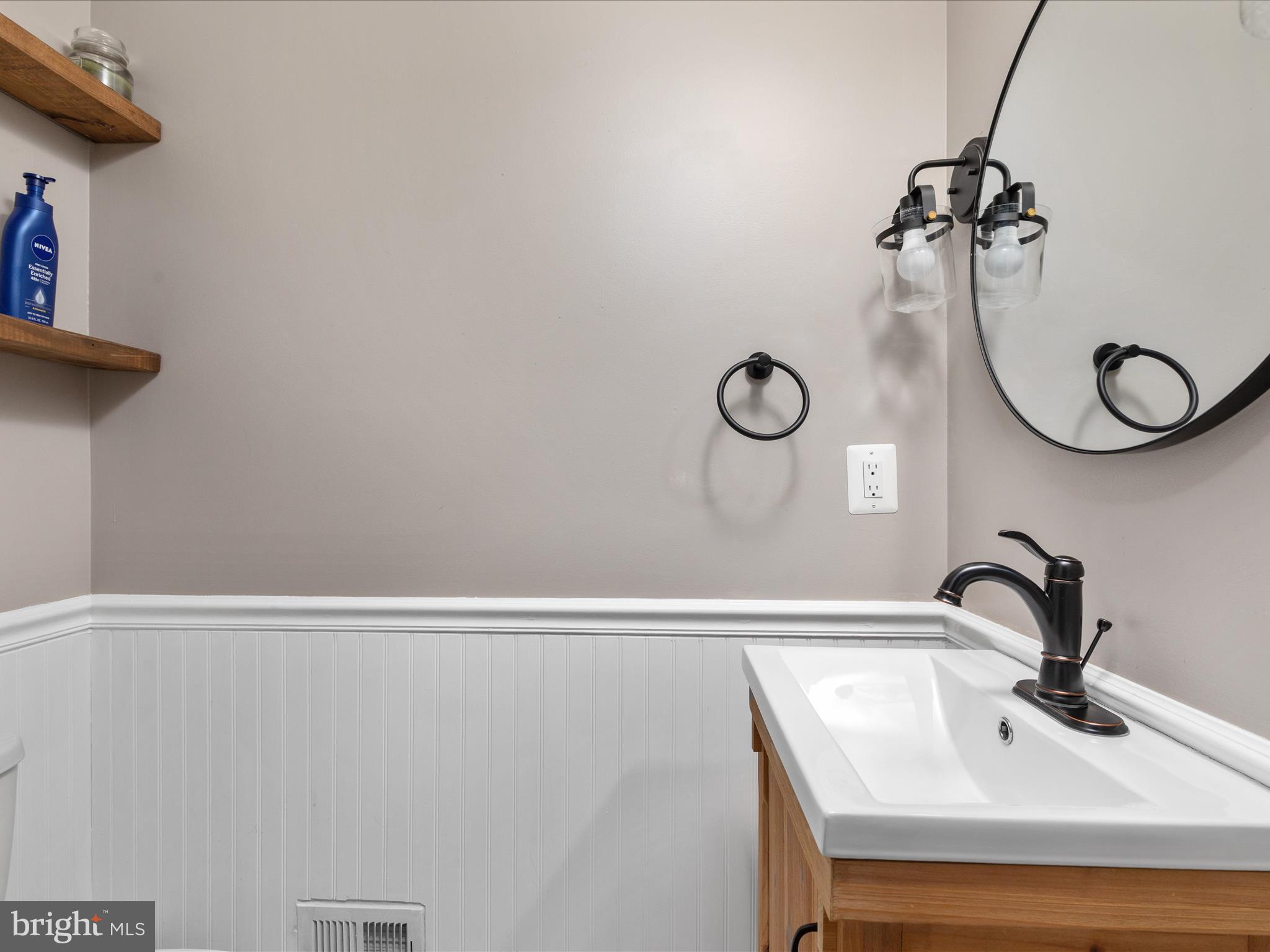 8490 MAGIC TREE COURT