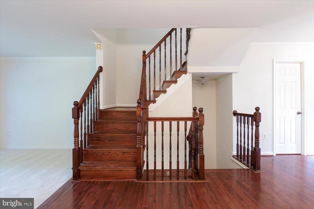 9019 FOX GRAPE LANE
