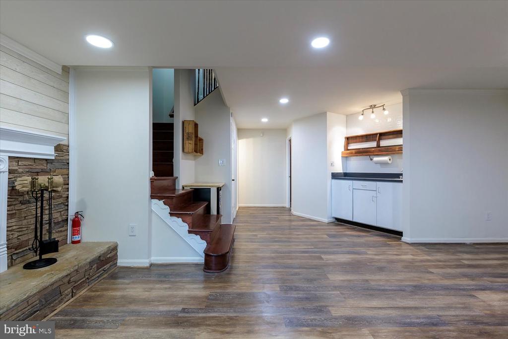 9019 FOX GRAPE LANE
