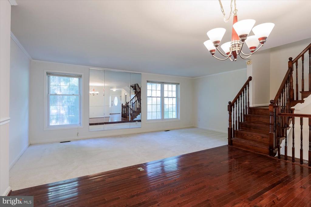 9019 FOX GRAPE LANE