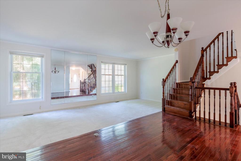 9019 FOX GRAPE LANE