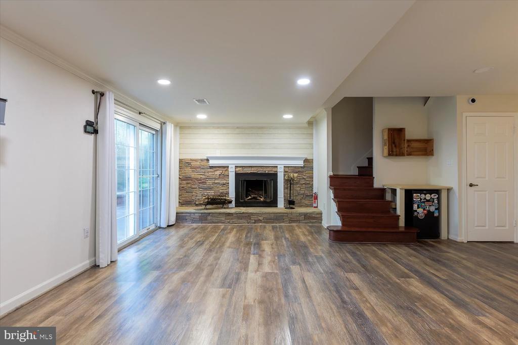 9019 FOX GRAPE LANE
