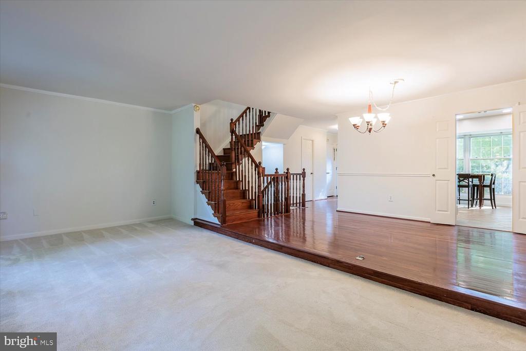 9019 FOX GRAPE LANE