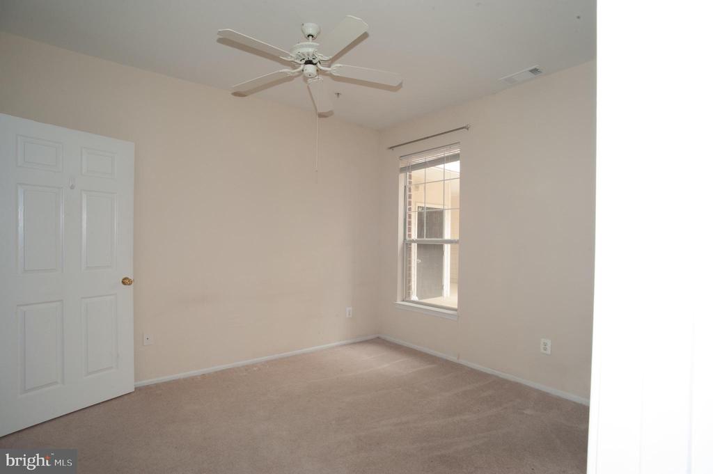 1530 SPRING GATE DRIVE 9104