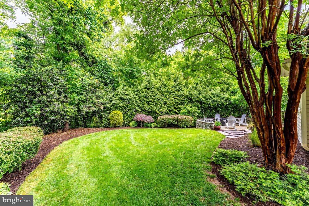 1655 HUNTING RIDGE COURT
