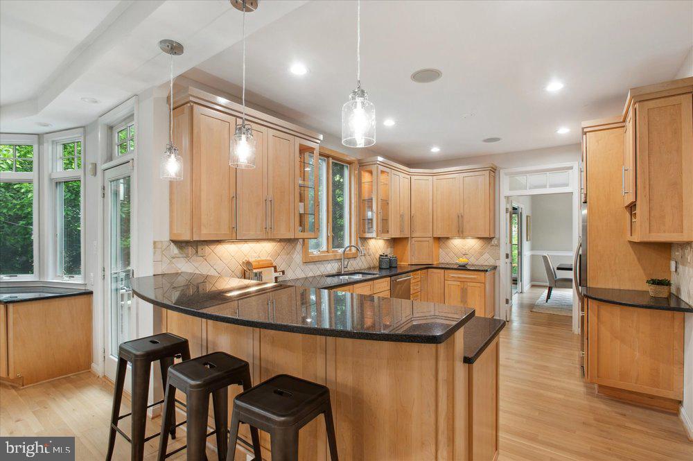 1655 HUNTING RIDGE COURT