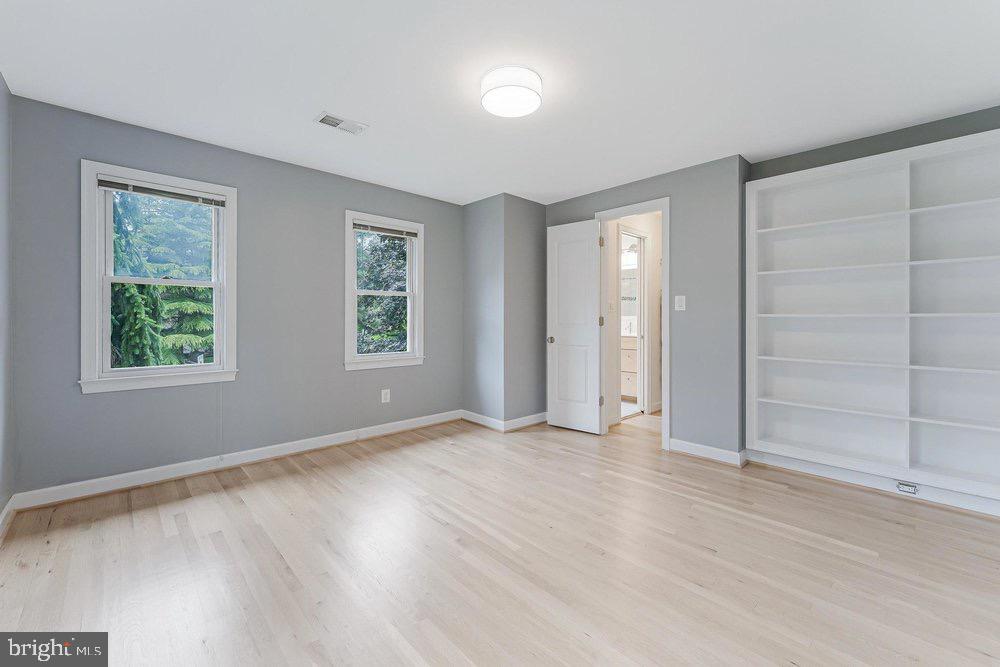 1655 HUNTING RIDGE COURT