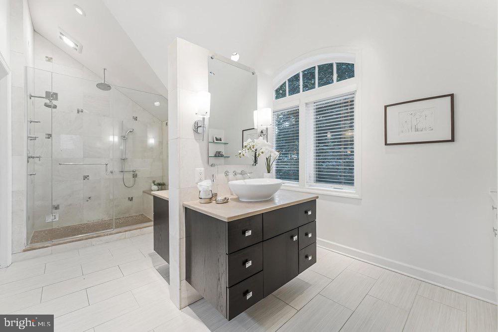 1655 HUNTING RIDGE COURT