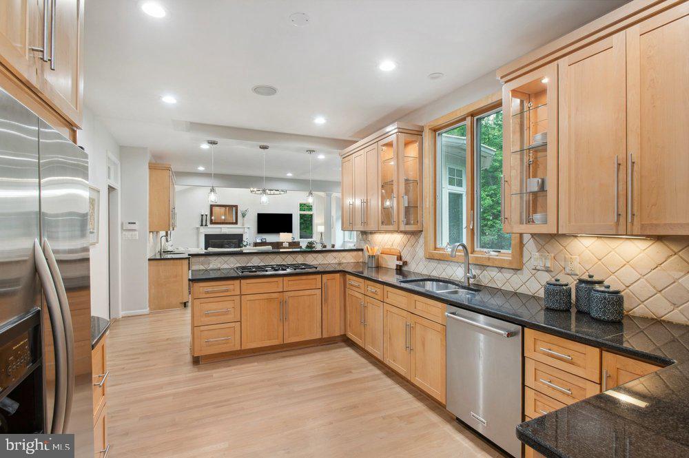 1655 HUNTING RIDGE COURT