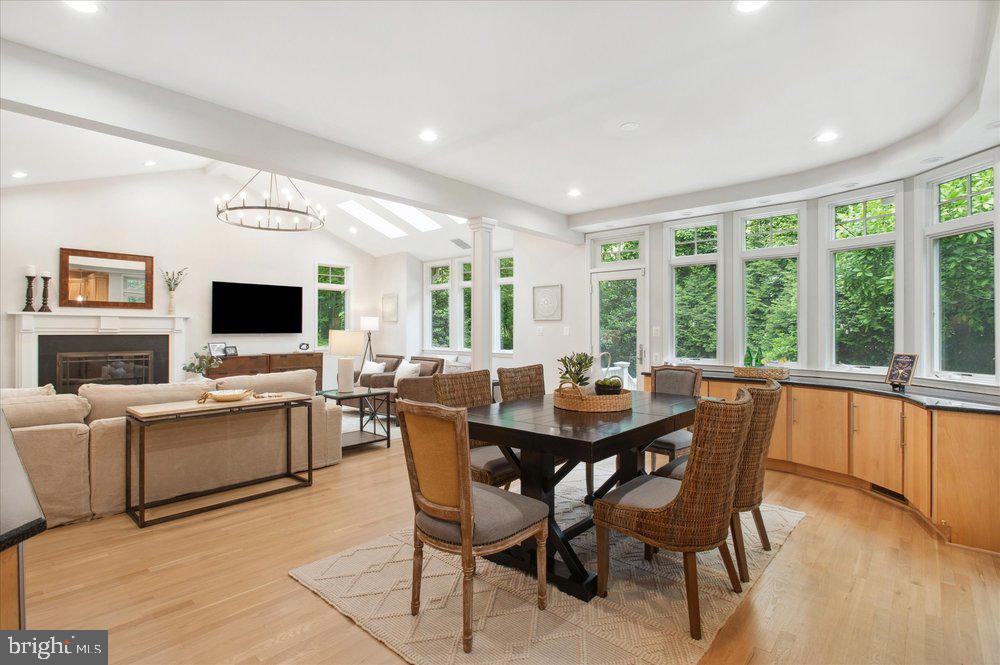 1655 HUNTING RIDGE COURT