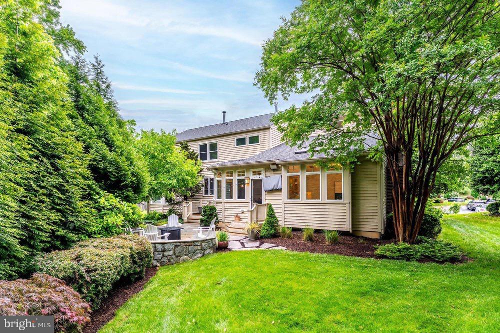 1655 HUNTING RIDGE COURT