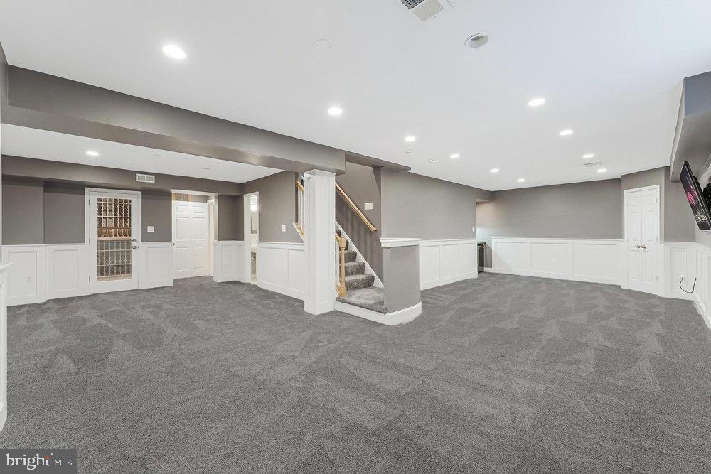 1655 HUNTING RIDGE COURT