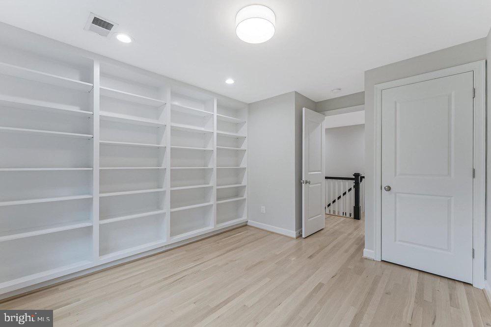 1655 HUNTING RIDGE COURT