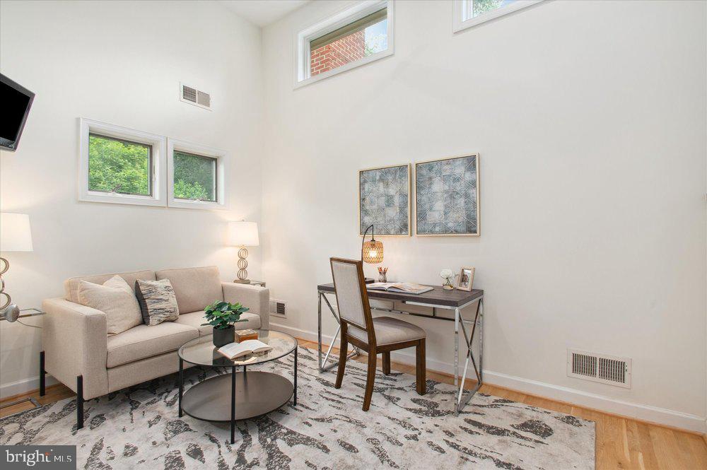 1655 HUNTING RIDGE COURT