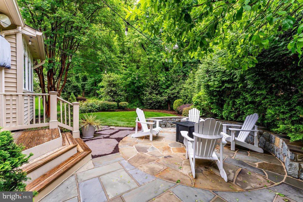 1655 HUNTING RIDGE COURT