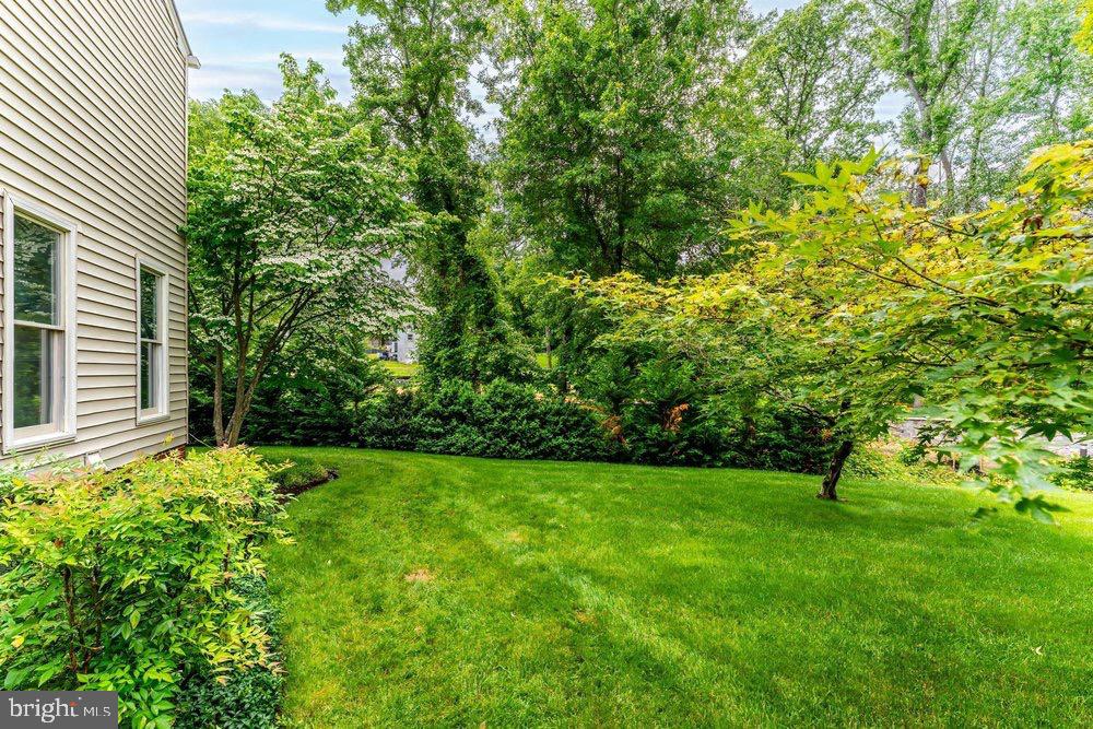 1655 HUNTING RIDGE COURT
