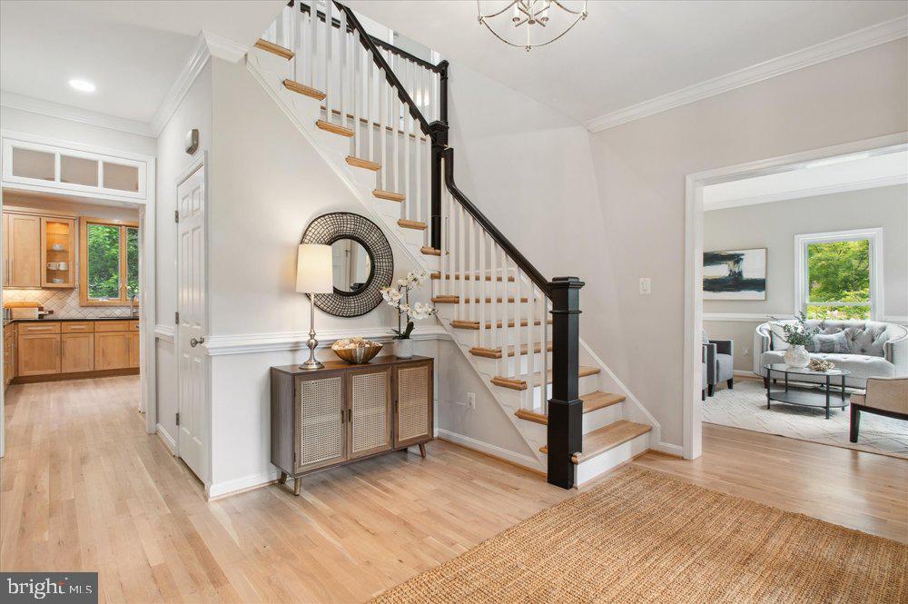 1655 HUNTING RIDGE COURT
