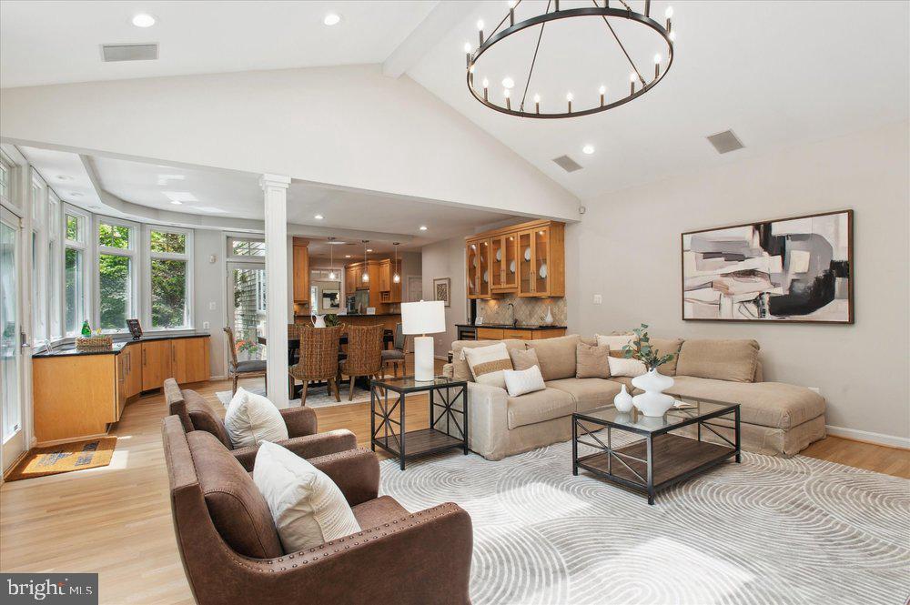 1655 HUNTING RIDGE COURT