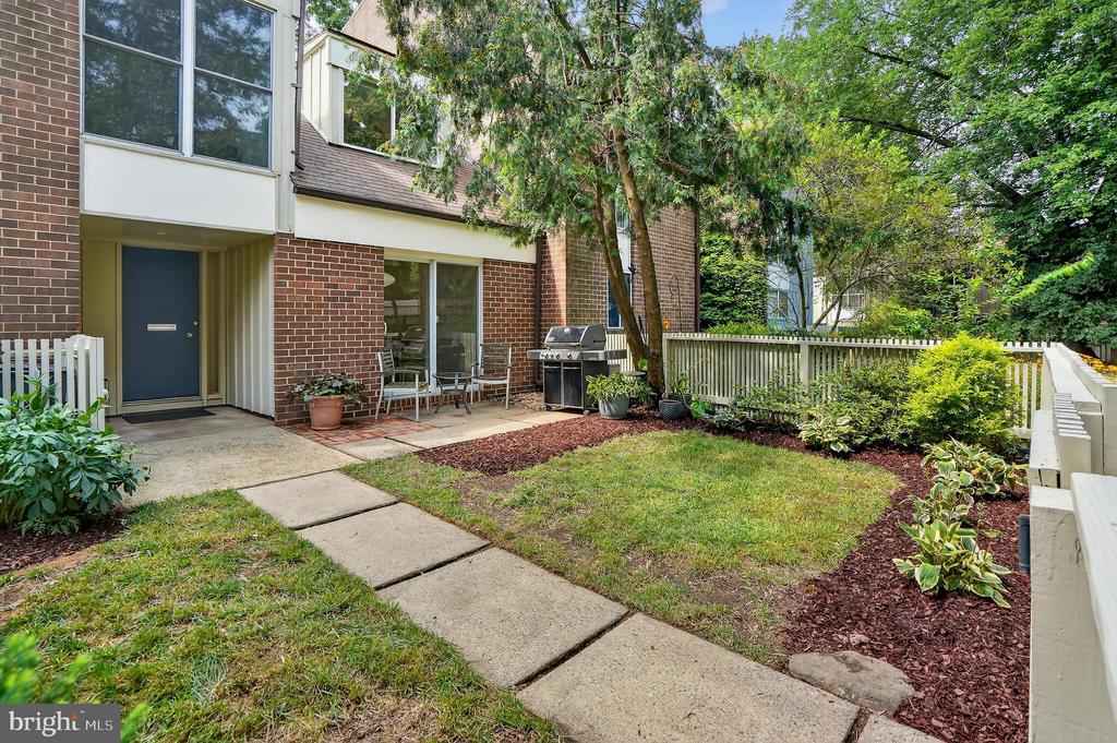 11559 LINKS DRIVE