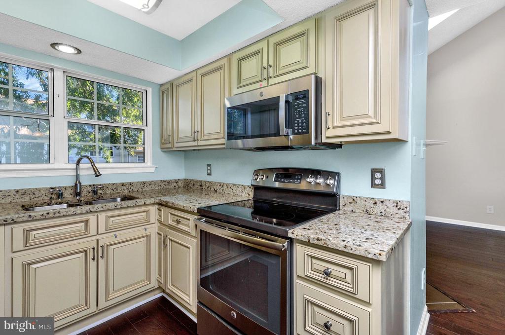 12104 GREENWOOD COURT 301