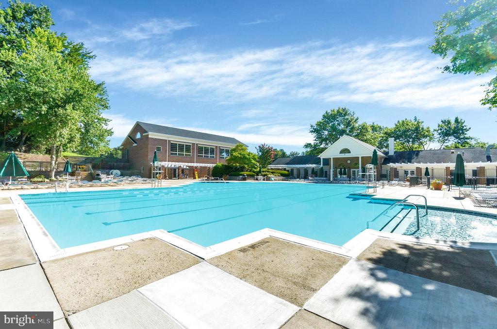 12104 GREENWOOD COURT 301