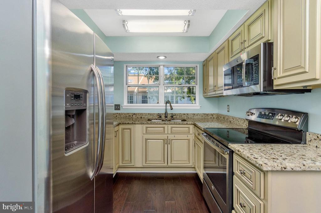 12104 GREENWOOD COURT 301