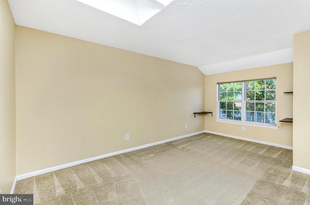 12104 GREENWOOD COURT 301