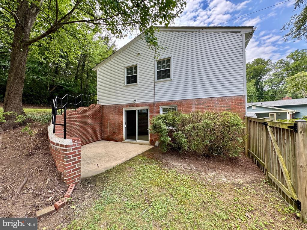 6435 RIVES COURT
