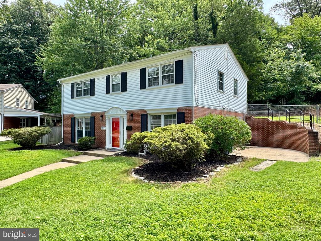 6435 RIVES COURT